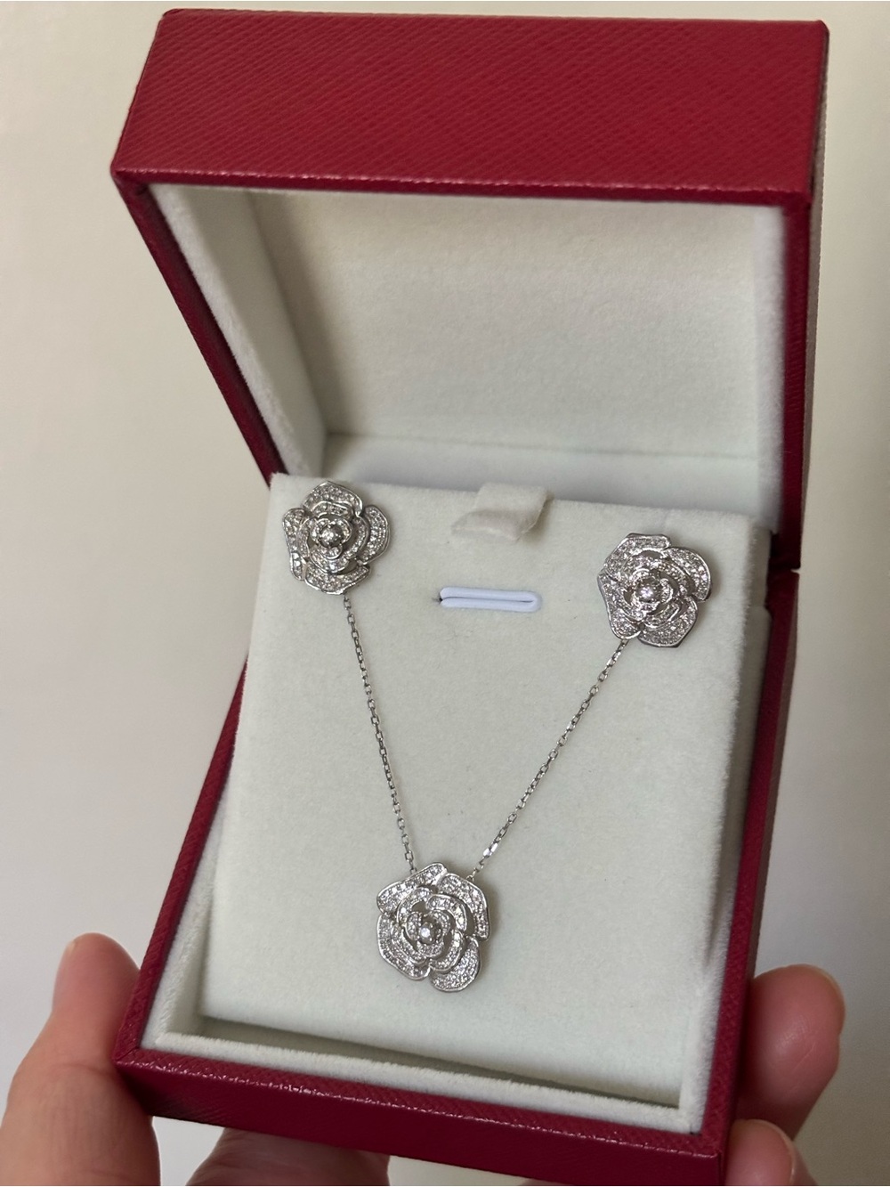 Sparkling diamond PT 950Platinum gold necklace and earring PT 900